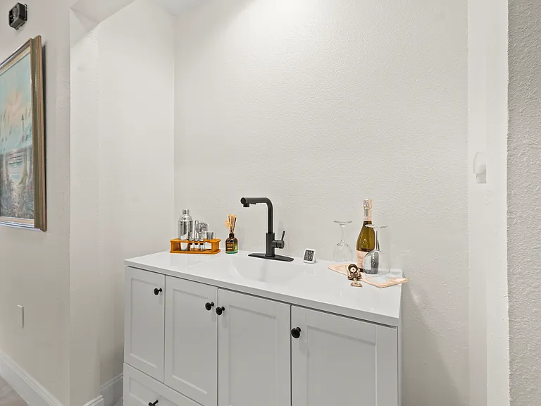 1260 Leslie Dr — Photo 16