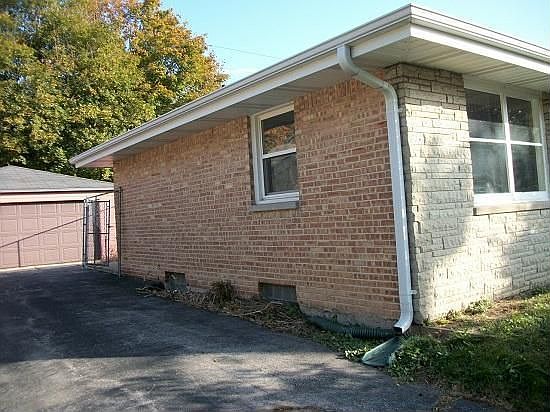 2nd image of 1614 Cedar Ln