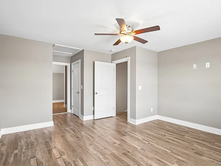 South Maple Townhomes — Photo 14