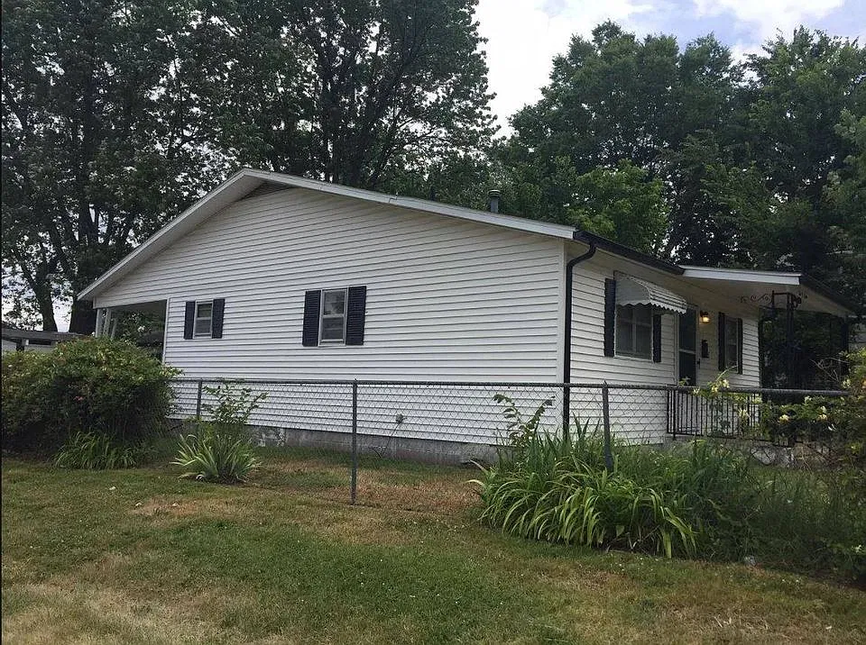 2 bed, 1050 sqft, $975 — Photo 3