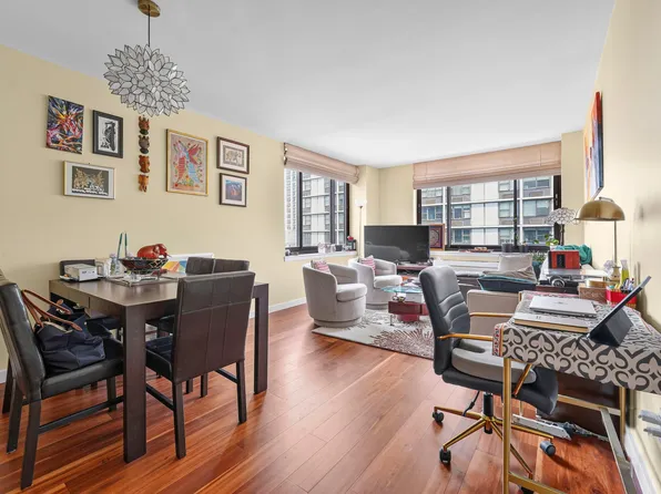 300 Albany St, New York, NY