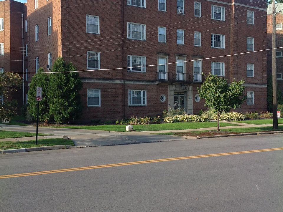 1st image of 12031 Edgewater Dr #Studio