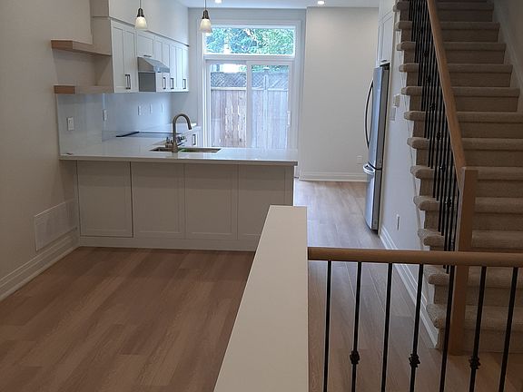 2nd image of 19 Macphail Ave