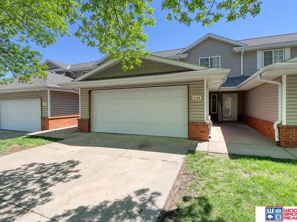 2149 Surfside Dr, Lincoln, NE 68528