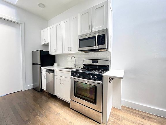 4th image of 423 W 154th St #6