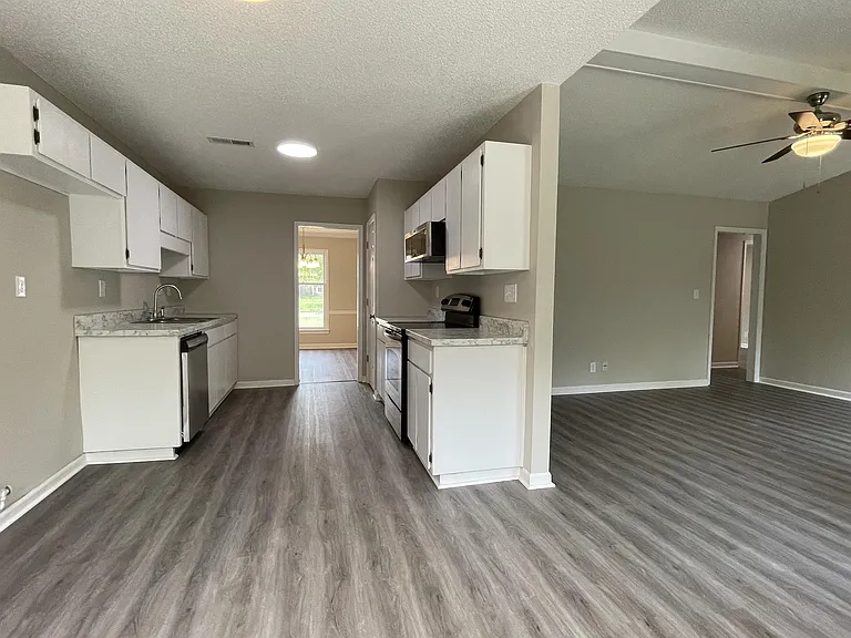 120 Springfield Ln — Photo 25