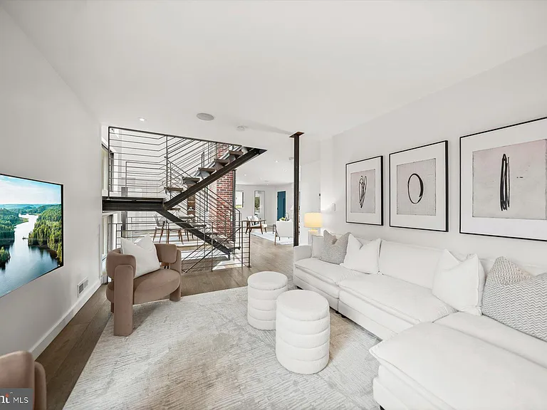 3004 N Underwood St — Photo 18