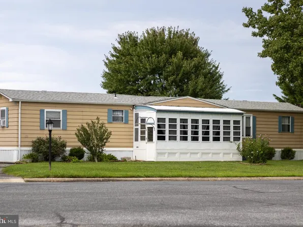 101 Country Ln, Buena, NJ 08310
