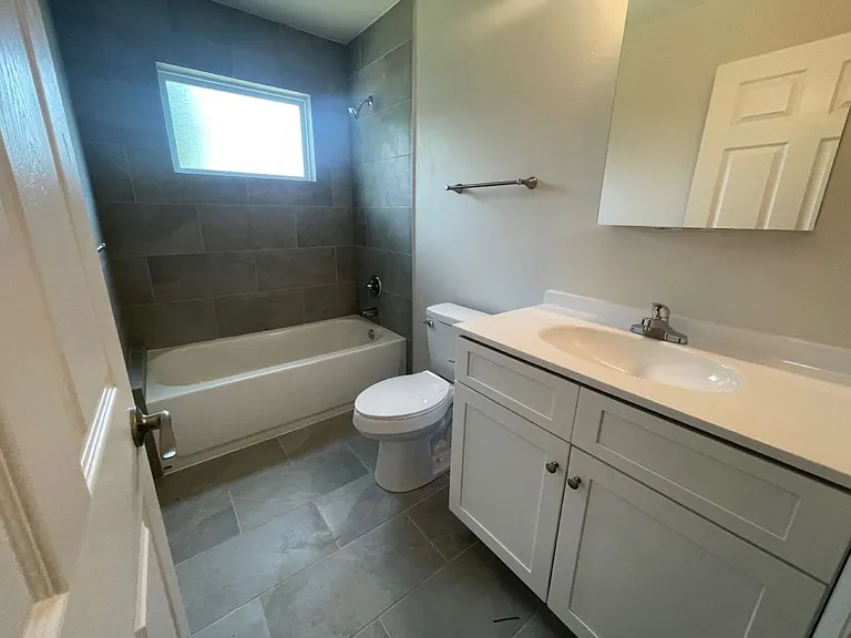 6542 NW 109th Pl — Photo 6
