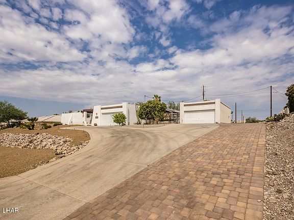 2nd image of 3575 Sunny Point Dr