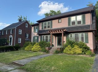 2561 S Taylor Rd, Cleveland Heights, OH 44118