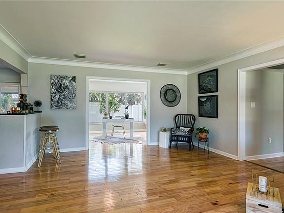 5th image of 2310 Beach Dr SE