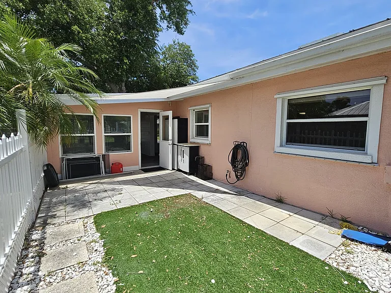 341 Bayshore Dr — Photo 9