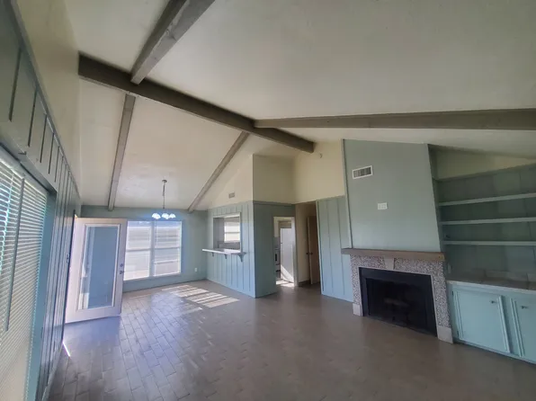 16712 Edward Teach Rd, Jamaica Beach, TX 77554