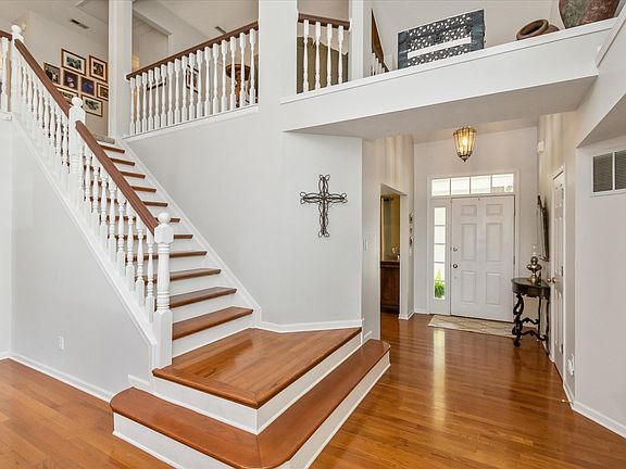 4th image of 8244 Kentallen Ct