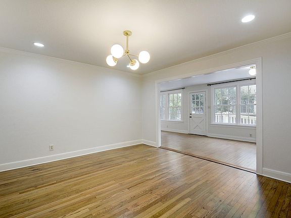 5th image of 2204 Tower Dr