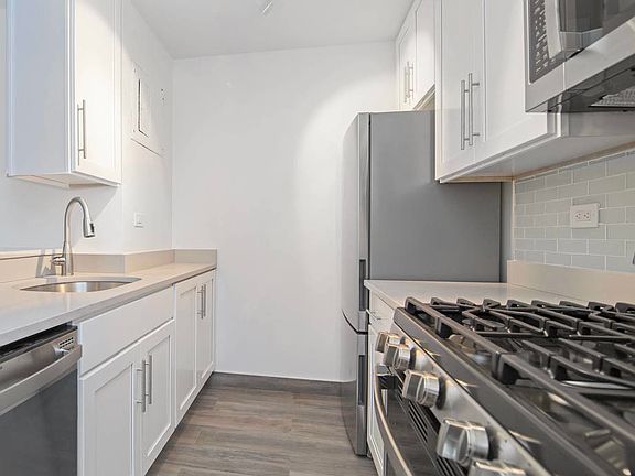 2nd image of 400 E 71st St APT 22d