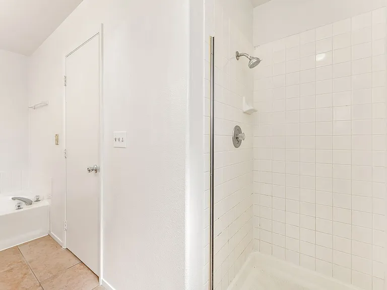 4904 Spring Falls Way — Photo 18