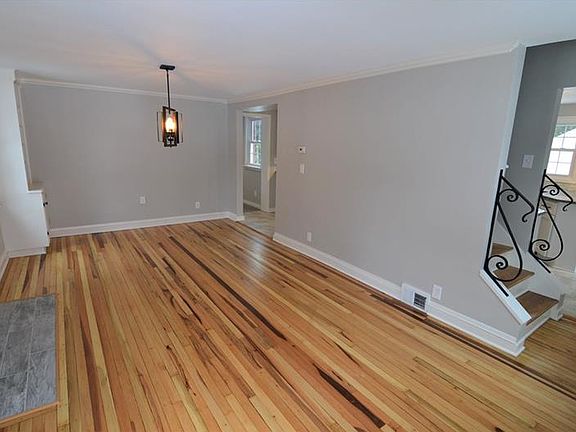 2nd image of 4478 Birchwood Ln
