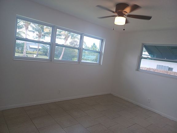 5th image of 922 Pinetree St