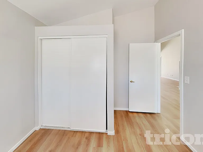 1121 Indian Hedge Dr — Photo 12