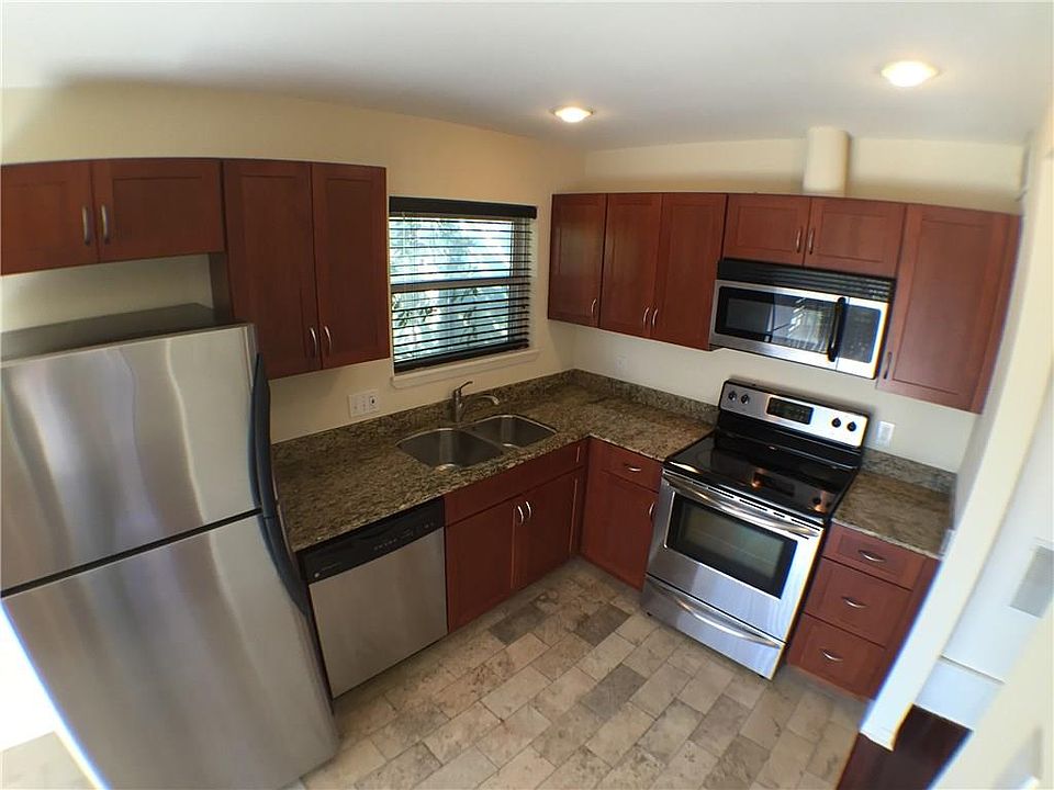 2nd image of 2800 Cole St APT 201C