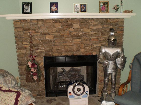 5th image of 49 Clover Ln