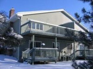 18385 Creeks Bend Dr, Minnetonka, MN 55345