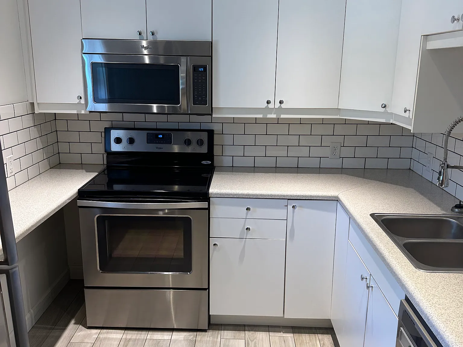 5 bed, 2100 sqft, $575 — Photo 3