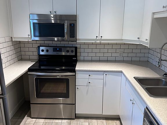 3rd image of 1405 Park Ave #2