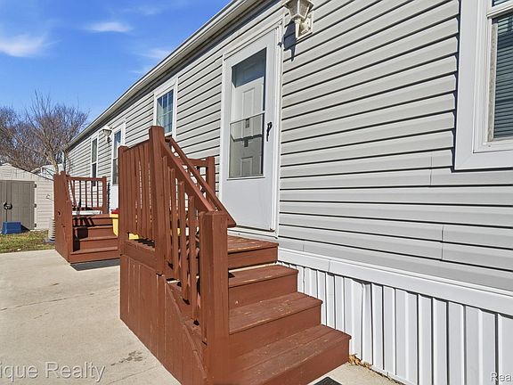 2nd image of 16031 Beech Daly Rd