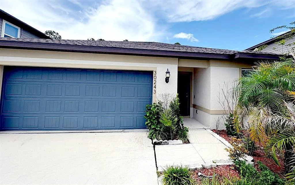 4 bed, 2.0 bath, 1850 sqft, $2,350 — Photo 1