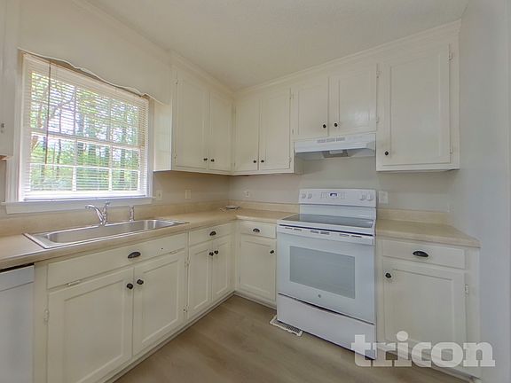 4th image of 5450 Bridle Dr