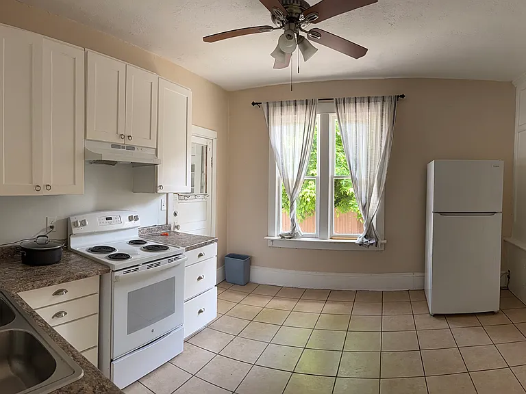 2269 S Green St #1 — Photo 4