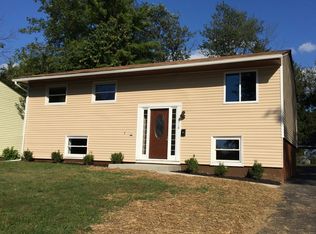 1918 Woodcrest Rd, Columbus, OH 43232