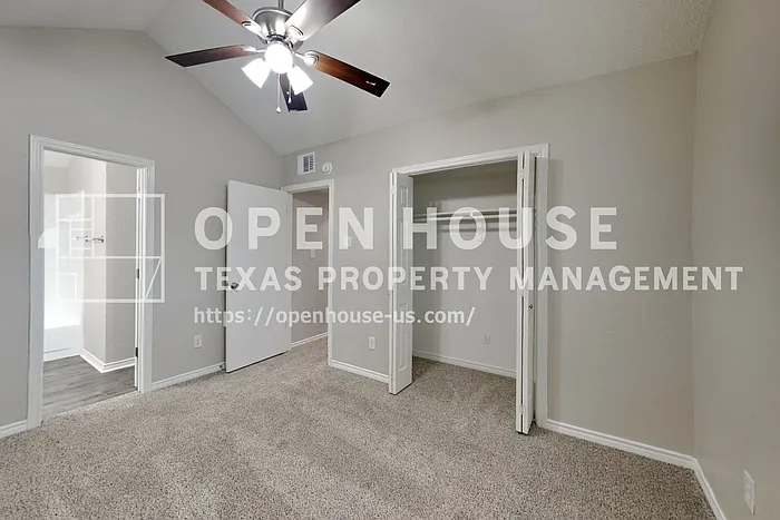2102 Holly Hill Ln — Photo 16
