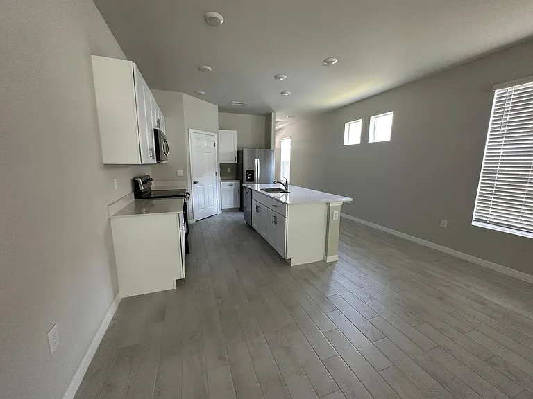 826 Friendship Cir — Photo 18