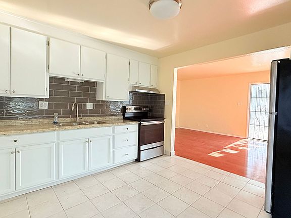 4th image of 2424 94th Ave APT 1