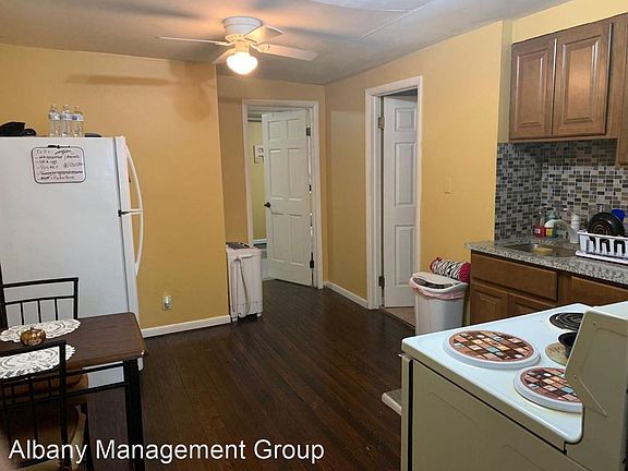 4th image of 572 Madison Ave #10440522