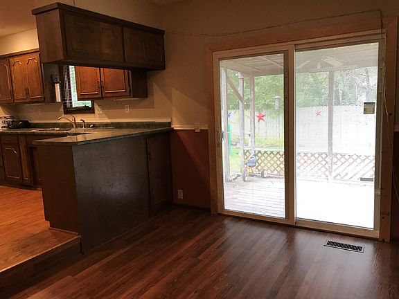 3rd image of 2329 E 20th St