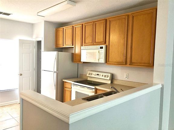 4th image of 902 Vineland Pl #902