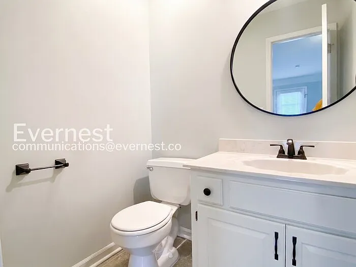 1104 E Pineview St — Photo 18