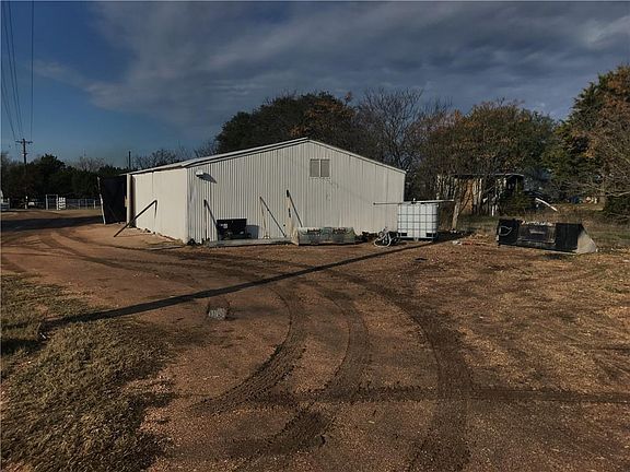 5th image of 831 Live Oak Trl
