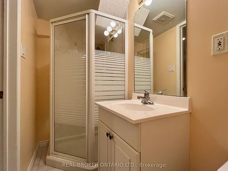 59 Palisade Cres — Photo 14