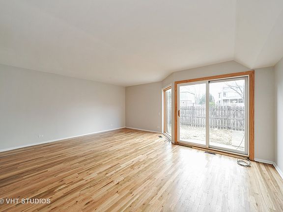 2nd image of 4748 S Kenwood Ave