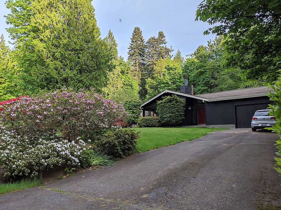 1st image of 10777 Bill Point Cres NE