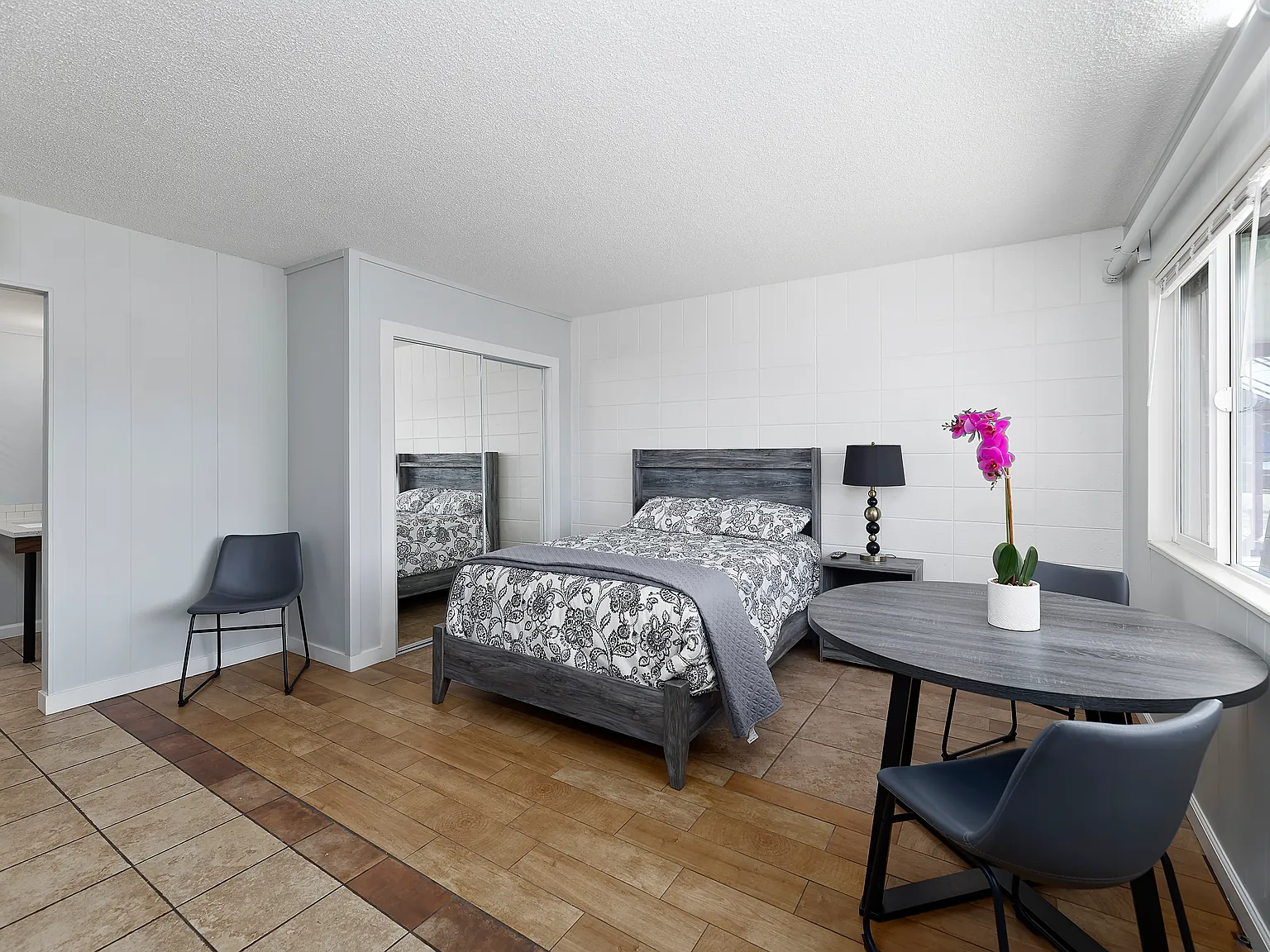 Town Center Apartments — Photo 4