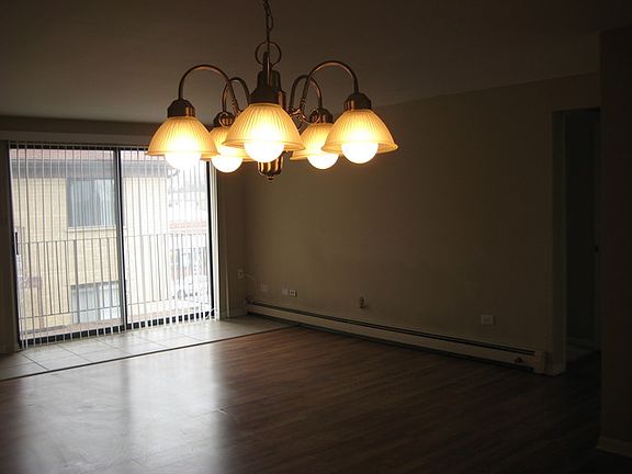 4th image of 7210 W Wrightwood Ave