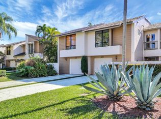 6024 Glendale Dr, Boca Raton, FL 33433