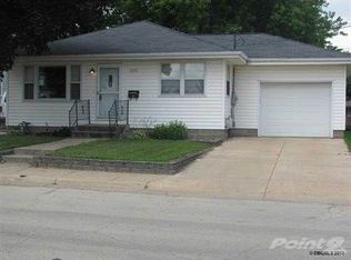 125 5th St NW, Dyersville, IA 52040